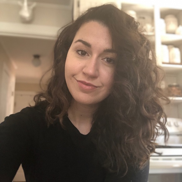 Meet your Posher, Danielle - Picture 1 of 1